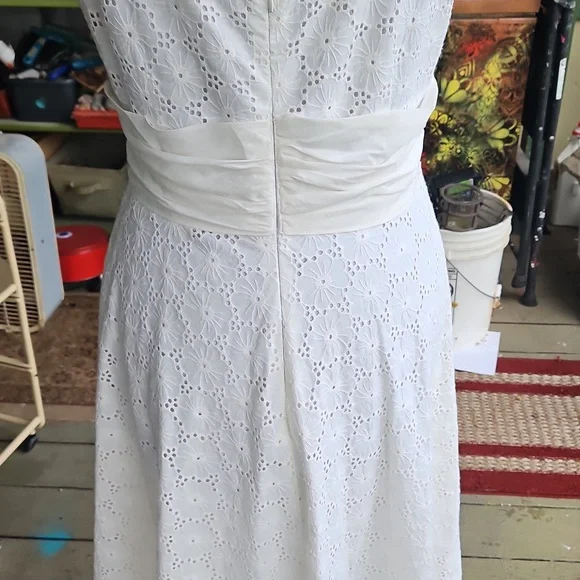 Maggy London White Lace Midi Dress - Picture 6 of 8